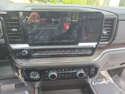 Used 2023 GMC Sierra 1500 SLT w/ SLT Premium Package image 19