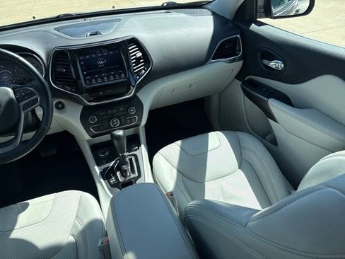 Used 2019 Jeep Cherokee Limited AWD/4WD image 23