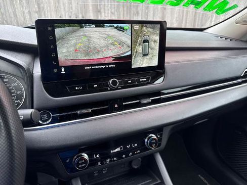 Used 2025 Mitsubishi Outlander SE FWD image 5