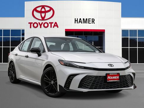 New 2026 Toyota Camry Hybrid image 1