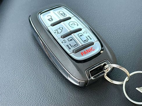 New 2026 Chrysler Pacifica Select FWD image 29
