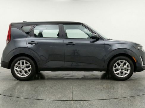 Used 2025 Kia Soul LX w/ LX Technology Package FWD image 11
