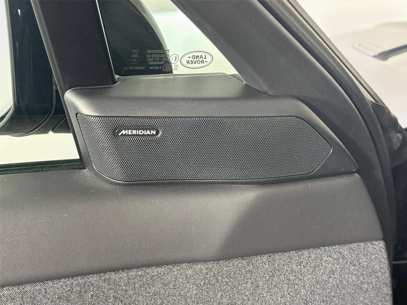 Used 2025 Land Rover Range Rover Sport SE AWD/4WD image 21