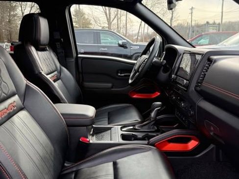Used 2024 Nissan Frontier PRO-4X w/ Pro Premium Package AWD/4WD image 18