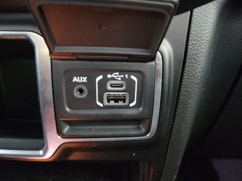 Used 2023 Jeep Wrangler Sport image 22