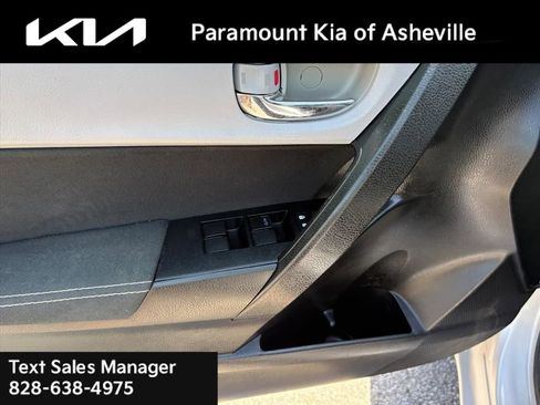 Used 2018 Toyota Corolla LE FWD image 23