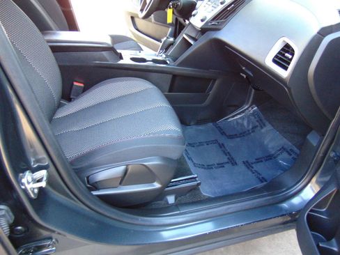 Used 2017 Chevrolet Equinox LS image 13