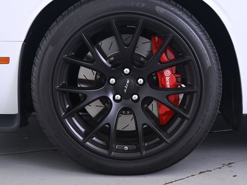 Used 2015 Dodge Challenger SRT Hellcat image 11