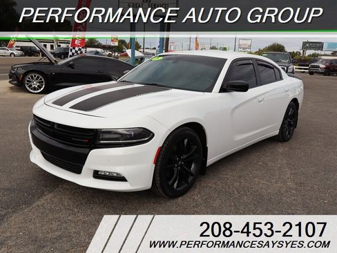 Used 2018 Dodge Charger R/T w/ Blacktop Package image 3