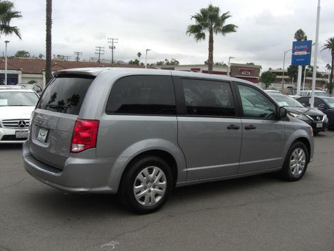 Used 2019 Dodge Grand Caravan SE image 10