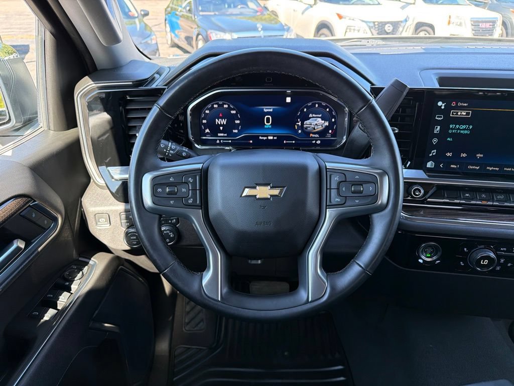 Used 2023 Chevrolet Silverado 1500 LT AWD/4WD image 13