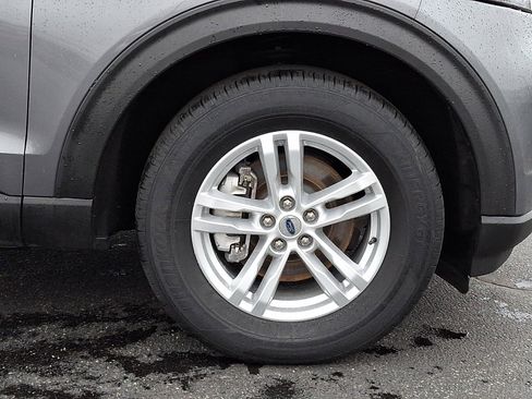 Certified 2024 Ford Explorer XLT w/ Class IV Trailer Tow Package image 8