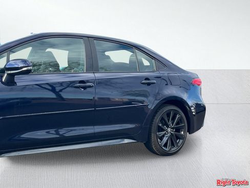 Certified 2025 Toyota Corolla SE FWD image 10