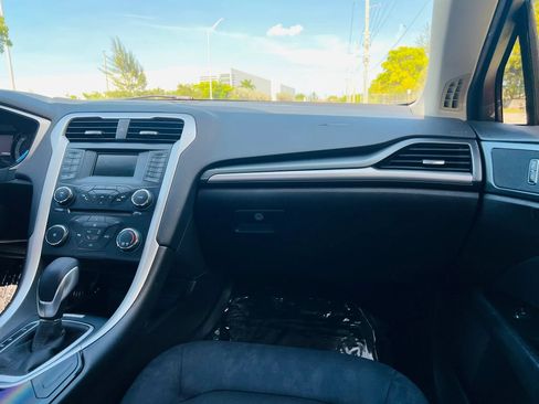 Used 2013 Ford Fusion SE FWD image 15