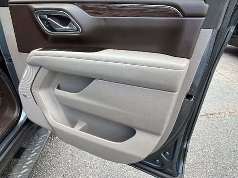 Used 2021 Chevrolet Tahoe Z71 w/ Rear Media and Nav Package AWD/4WD image 19