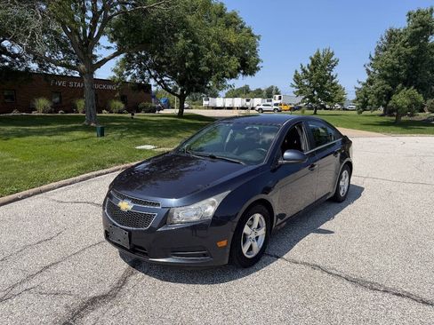 Used 2014 Chevrolet Cruze LT FWD image 1