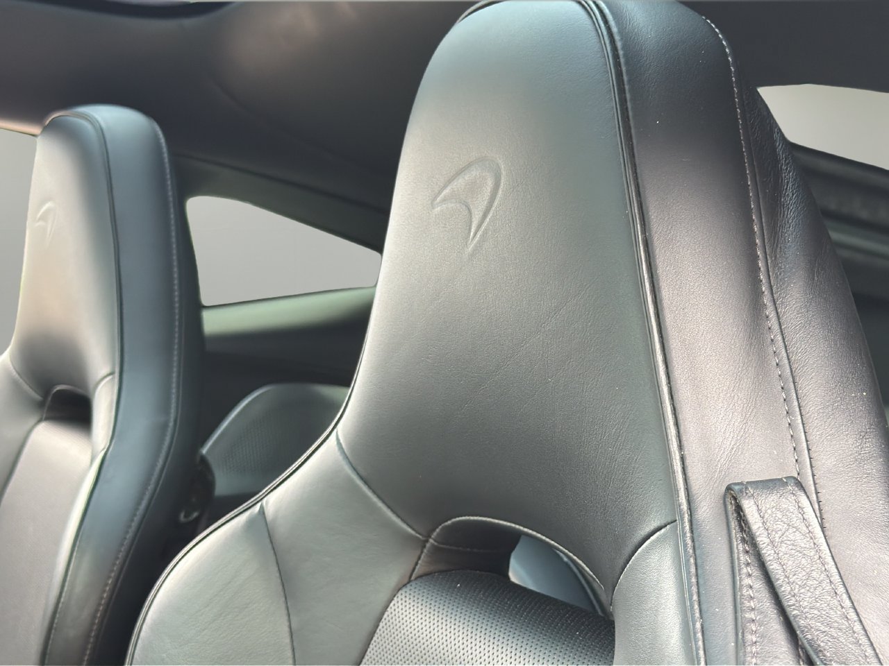 Used 2020 McLaren GT RWD image 11