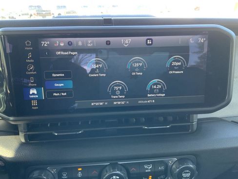 Used 2025 Jeep Wrangler Sport image 38