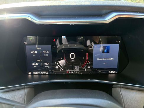 Used 2024 GMC Canyon Denali image 22