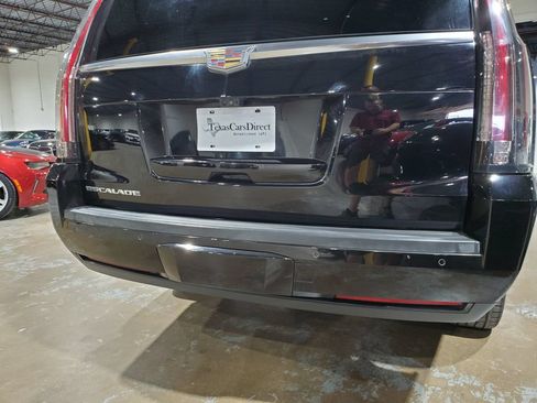 Used 2019 Cadillac Escalade ESV Luxury RWD image 49