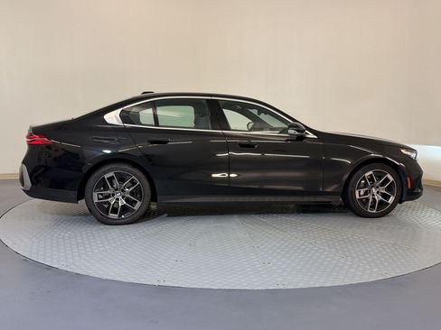 Used 2026 BMW 530i RWD image 8