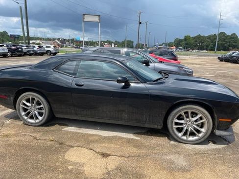Used 2022 Dodge Challenger GT AWD/4WD image 3