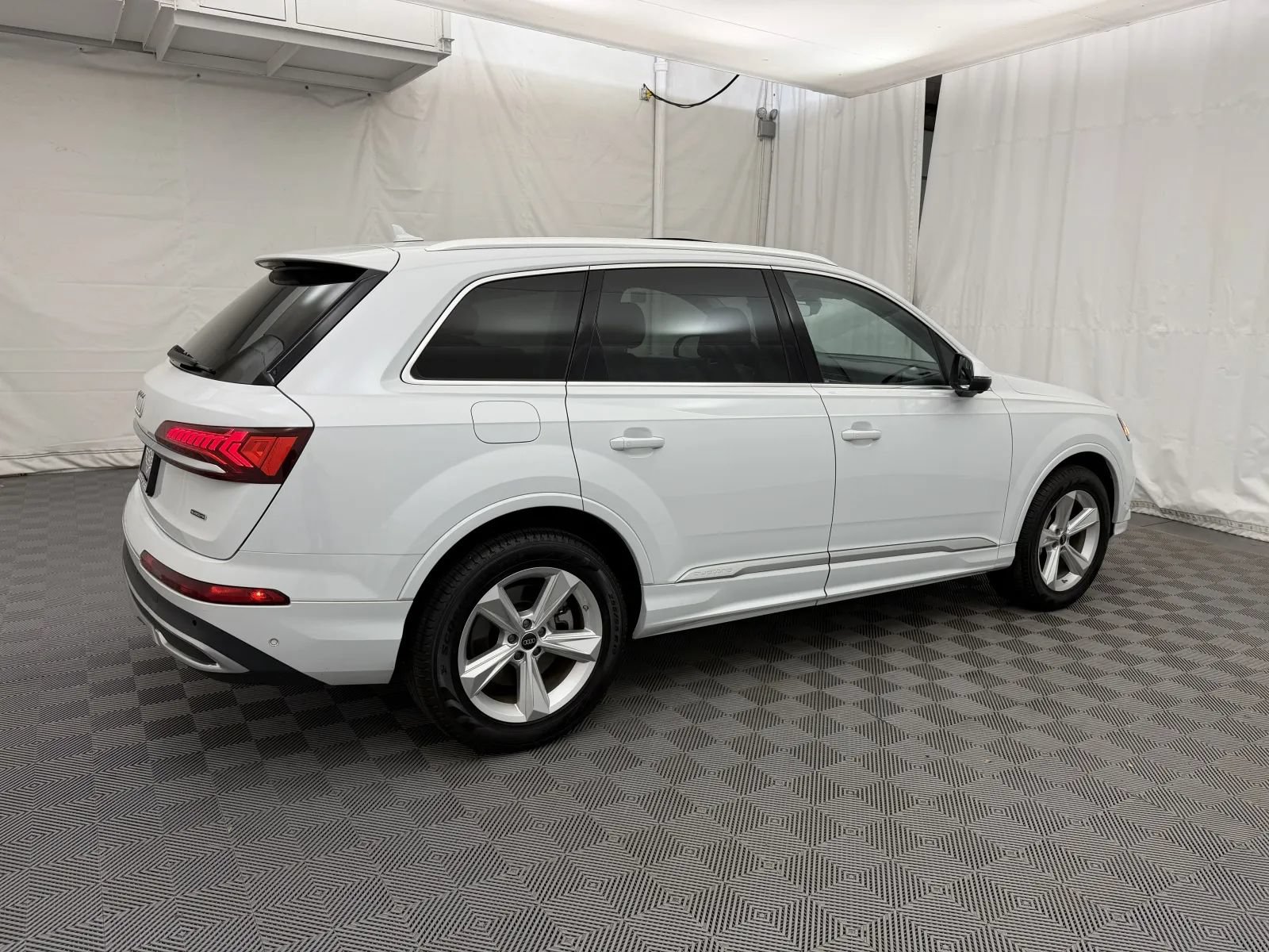 Used 2023 Audi Q7 2.0T Premium Plus w/ Premium Plus Package AWD/4WD image 5