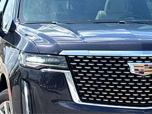 Used 2024 Cadillac Escalade ESV Premium Luxury RWD image 19