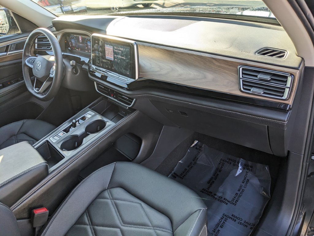Certified 2024 Volkswagen Atlas SE FWD image 12