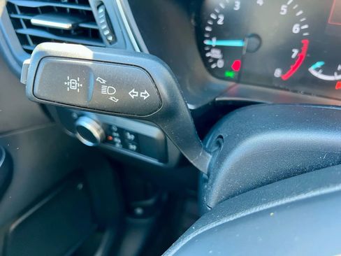 Used 2021 Ford Escape SE w/ SE Sport Appearance Package image 28