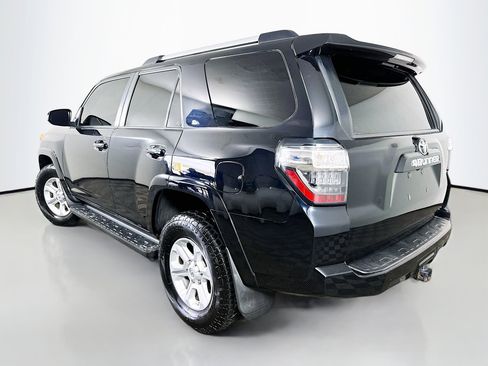 Used 2021 Toyota 4Runner SR5 AWD/4WD image 5