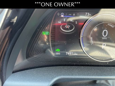 Used 2025 Lexus ES 300h Ultra Luxury w/ Accessory Package (Z1) FWD image 2