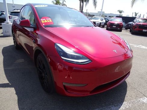 Used 2024 Tesla Model Y Long Range AWD/4WD image 5