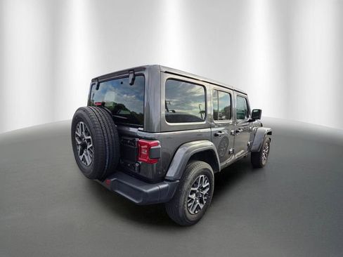 Used 2025 Jeep Wrangler Unlimited Sahara AWD/4WD image 4