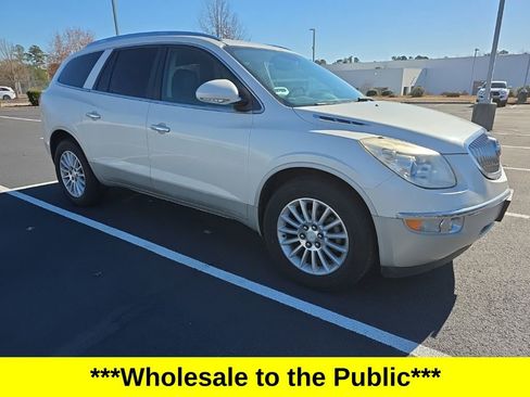 Used 2011 Buick Enclave CXL image 10