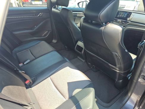 Used 2018 Honda Accord Sport image 31