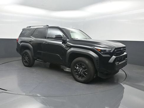 Used 2025 Toyota 4Runner SR5 AWD/4WD image 28