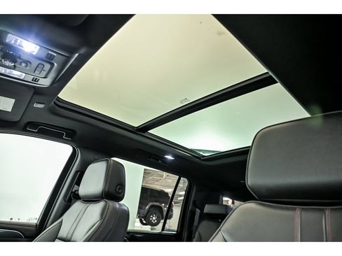 Used 2023 Chevrolet Suburban RST w/ Luxury Package AWD/4WD image 15