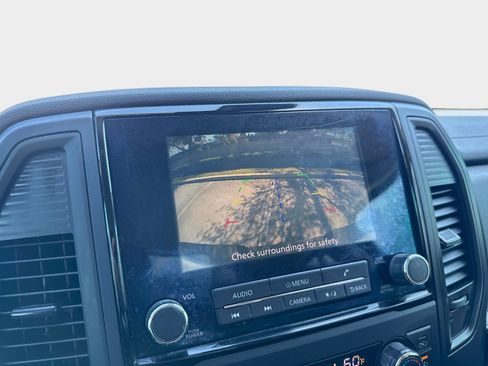 Used 2024 Nissan Titan SV w/ SV Convenience Package image 22