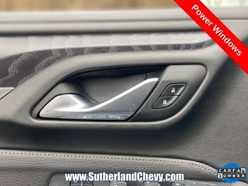 Used 2024 GMC Yukon XL Denali AWD/4WD image 15