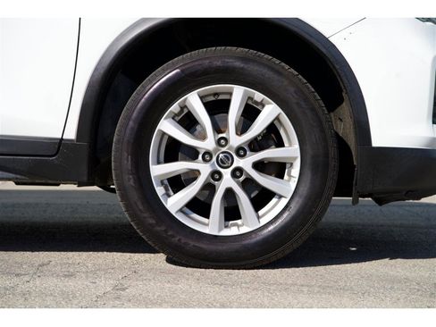 Used 2020 Nissan Rogue SV AWD/4WD image 19