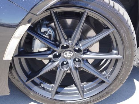 Used 2024 Toyota GR86 Premium RWD image 11