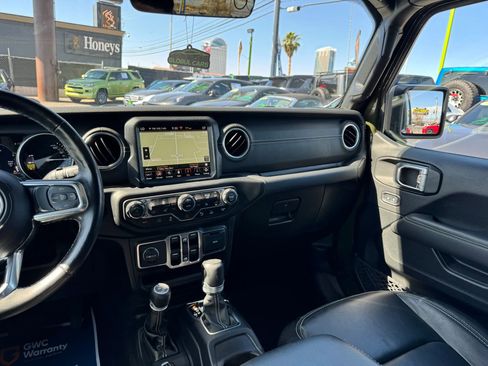 Used 2021 Jeep Wrangler Unlimited Sahara w/ Cold Weather Group AWD/4WD image 20