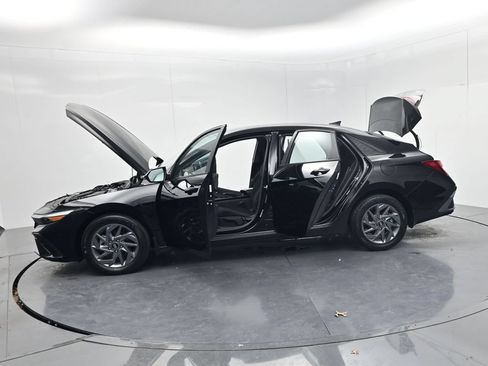 Used 2024 Hyundai Elantra SEL FWD image 59