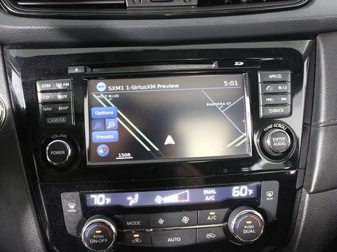 Used 2017 Nissan Rogue SV w/ HEV Premium Package FWD image 17