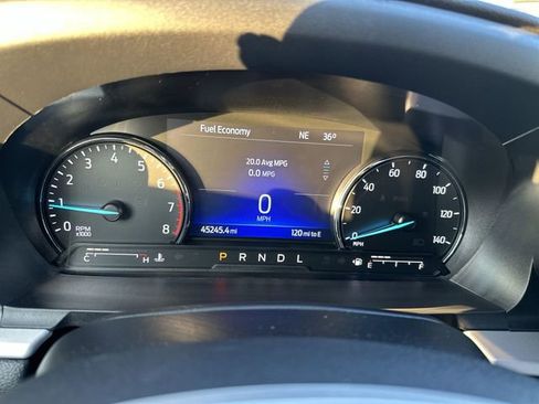 Used 2022 Ford Explorer XLT w/ Equipment Group 202A image 12