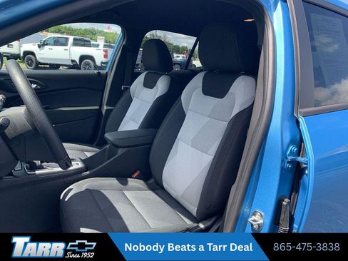 Used 2026 Chevrolet Trax RS FWD image 13