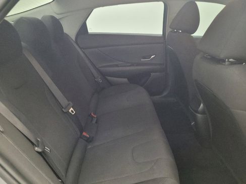 Used 2025 Hyundai Elantra SE FWD image 19