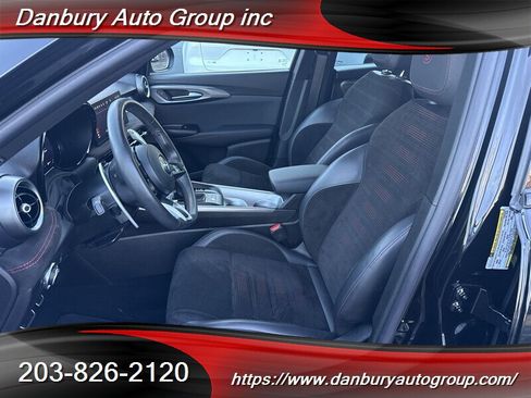 Used 2024 Alfa Romeo Tonale Veloce AWD/4WD image 9