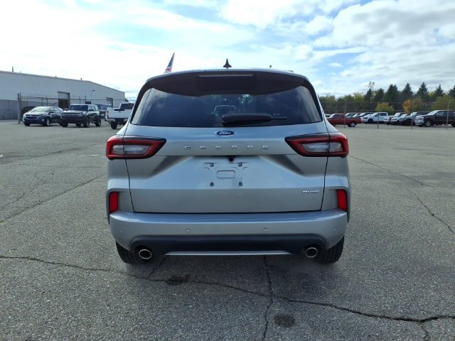 Used 2024 Ford Escape ST-Line w/ Tech Pack #1 AWD/4WD image 7
